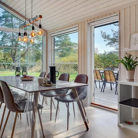 Lovely In With Kitchen בית נופש *